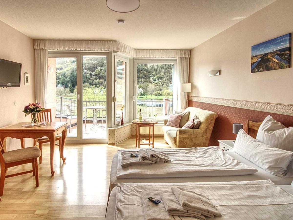 Ferienhaus Bullay Eksteriør bilde